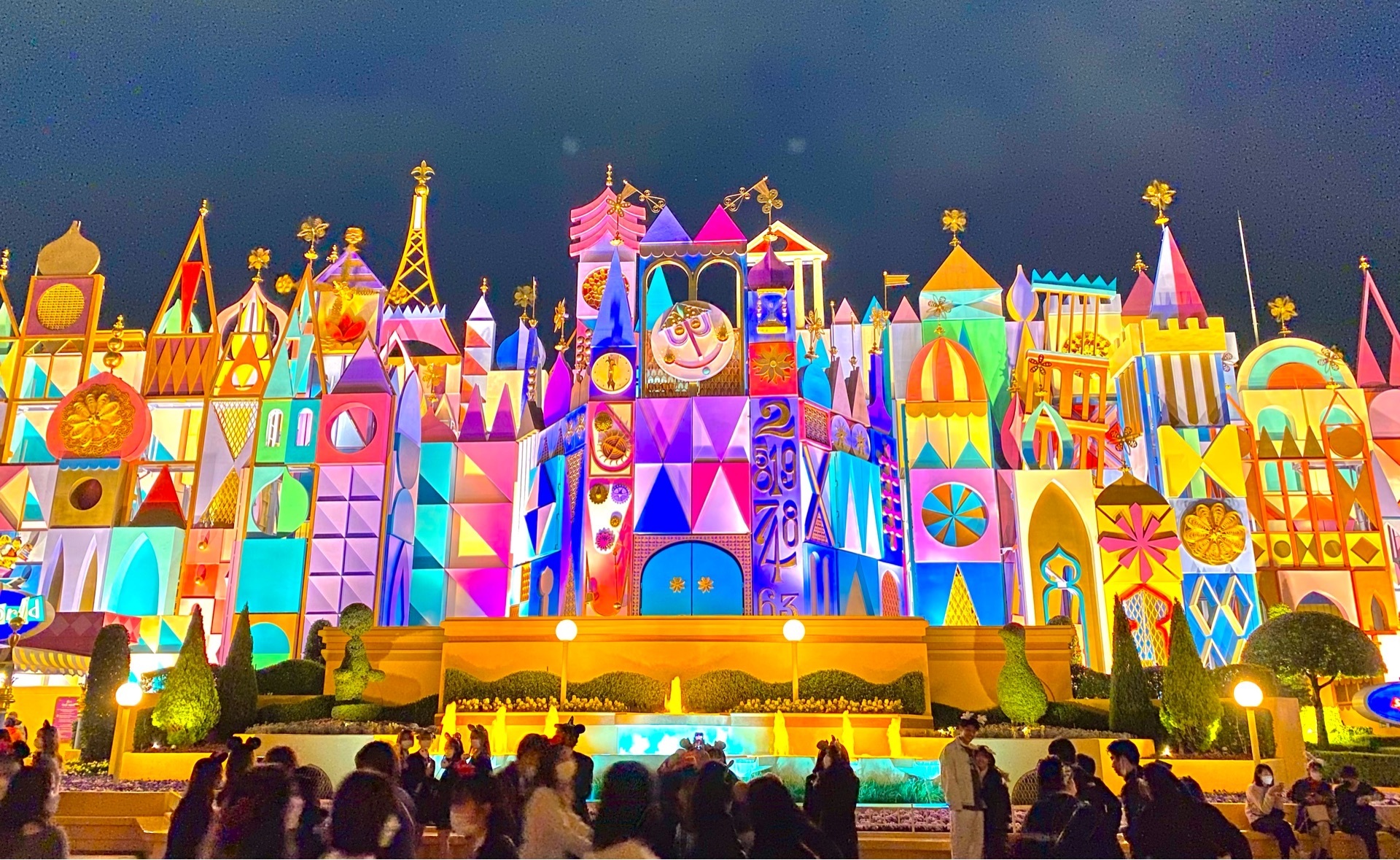 東京ディズニーランド R ディズニーを景色として楽しむ