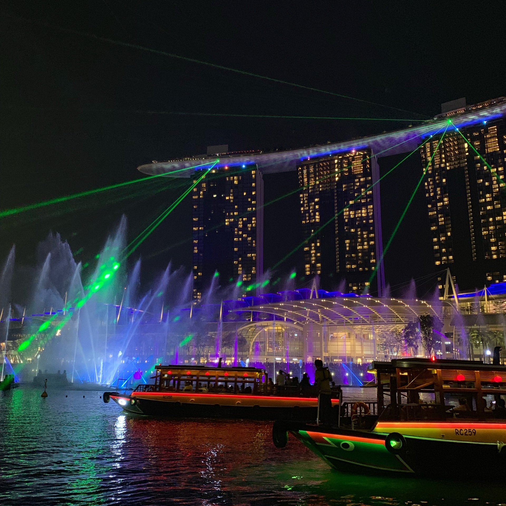 マリーナ ベイ サンズ シンガポール Marina Bay Sands Singapore マリナーベイサンズのスペクタクルショー