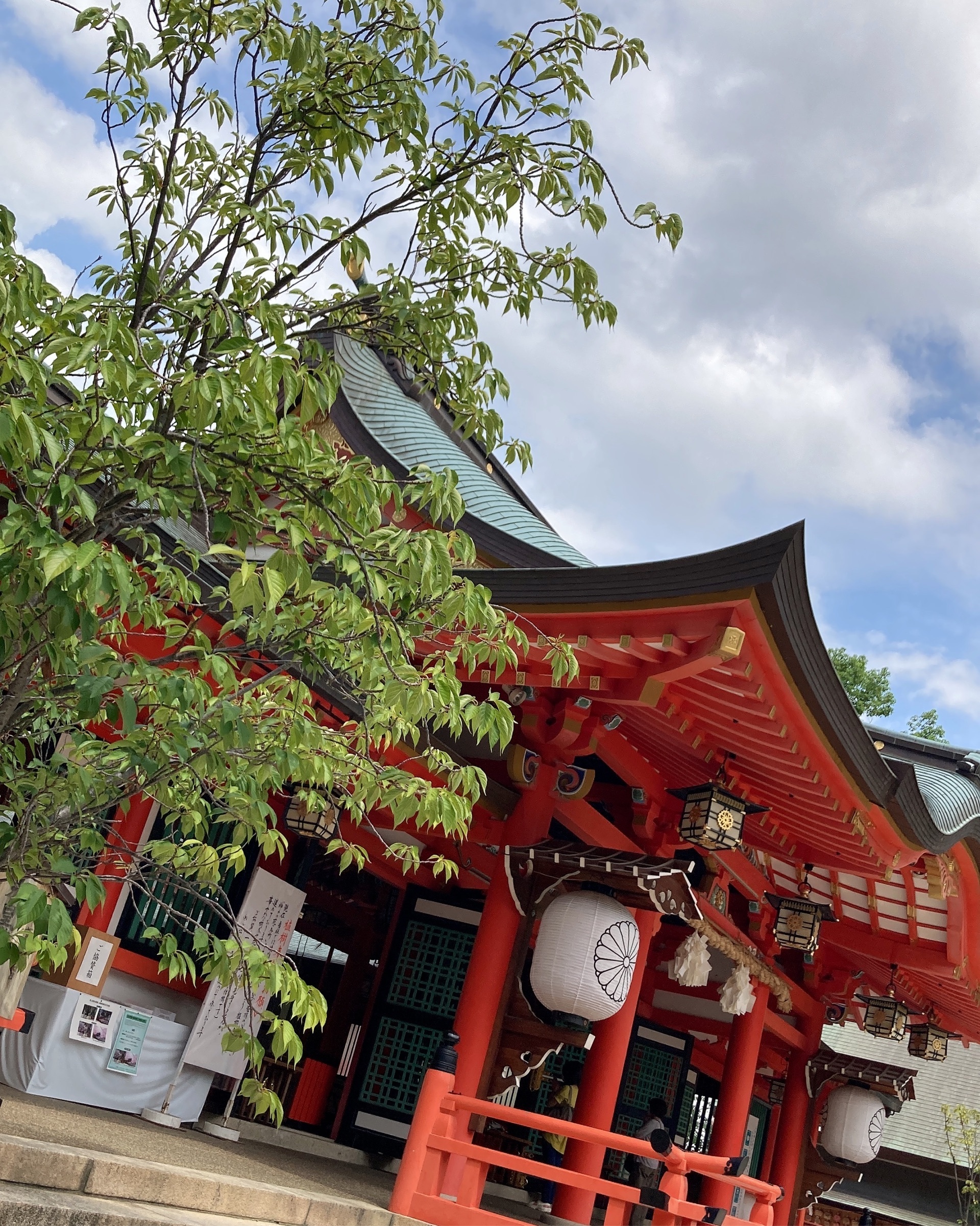 生田神社 神戸に本店を構えるファミリアとのコラボ で可愛すぎるお守り