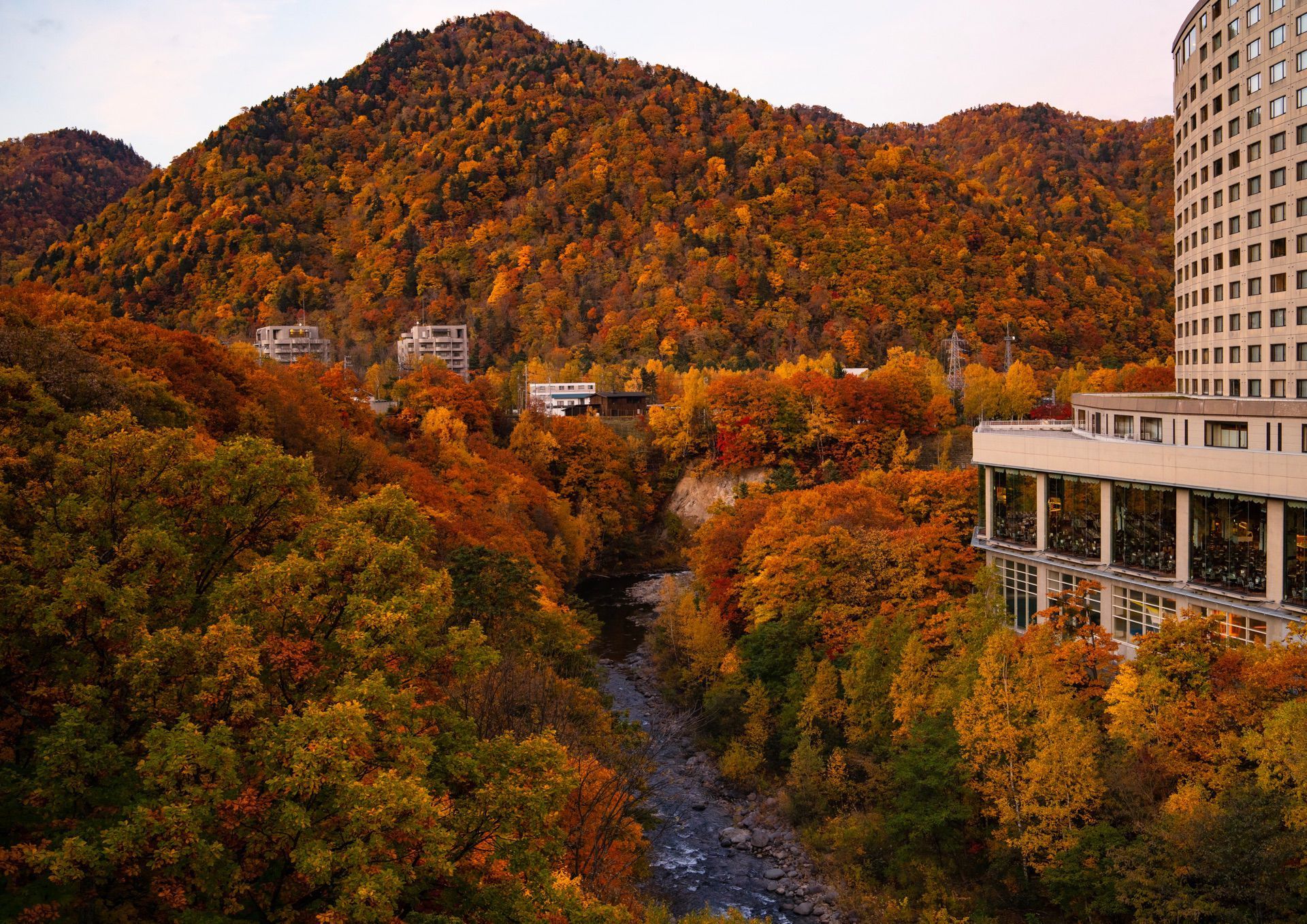 定山渓 大渋滞 紅葉の定山渓