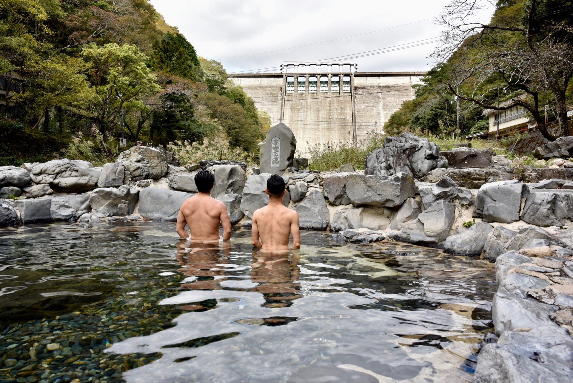 砂湯　露出カップル 