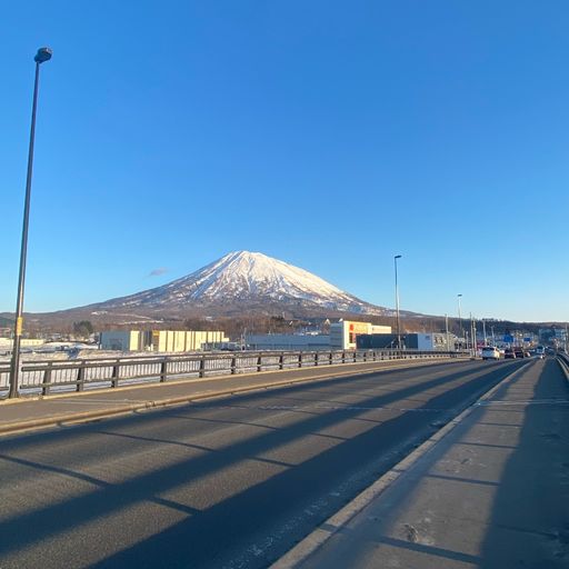 羊蹄山 アイヌ語で 女山 美しいフォルムで人々を魅了する 北海道の名山 Recotrip レコトリップ