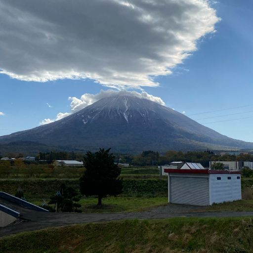 羊蹄山 アイヌ語で 女山 美しいフォルムで人々を魅了する 北海道の名山 Recotrip レコトリップ