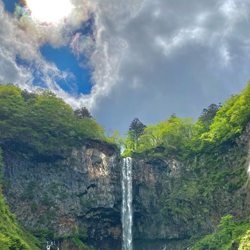観瀑台 華厳滝 97mの高さを落下する湖水は大迫力 季節ごとに違った姿をみせる日本三名瀑の滝 Recotrip レコトリップ