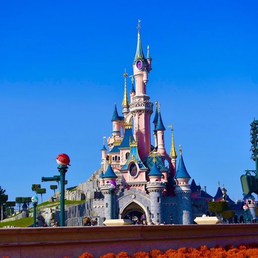 22年 ディズニーランドリゾート パリ 世界で2番目に大きい夢の国 ピンク色のお城 がキュートなパリ人気のテーマパーク Recotrip レコトリップ