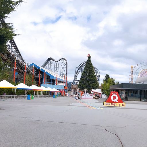 富士急ハイランド 富士山を見ながら急降下 入園無料化でますます楽しい関東を代表する人気遊園地 Recotrip レコトリップ