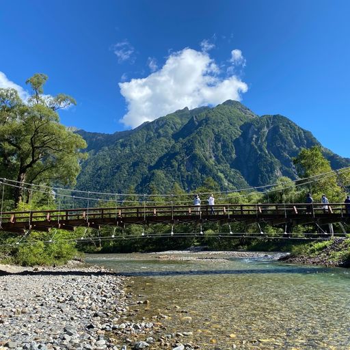 22年 上高地 河童橋 日本らしい大自然を堪能できる 自然の中にある木製の吊り橋 Recotrip レコトリップ