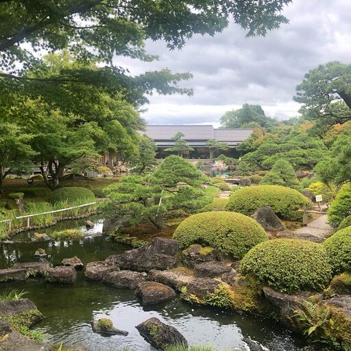 ミニチュア滝のある日本庭園　ハンドメイド　イルミネーション　ライトアップ