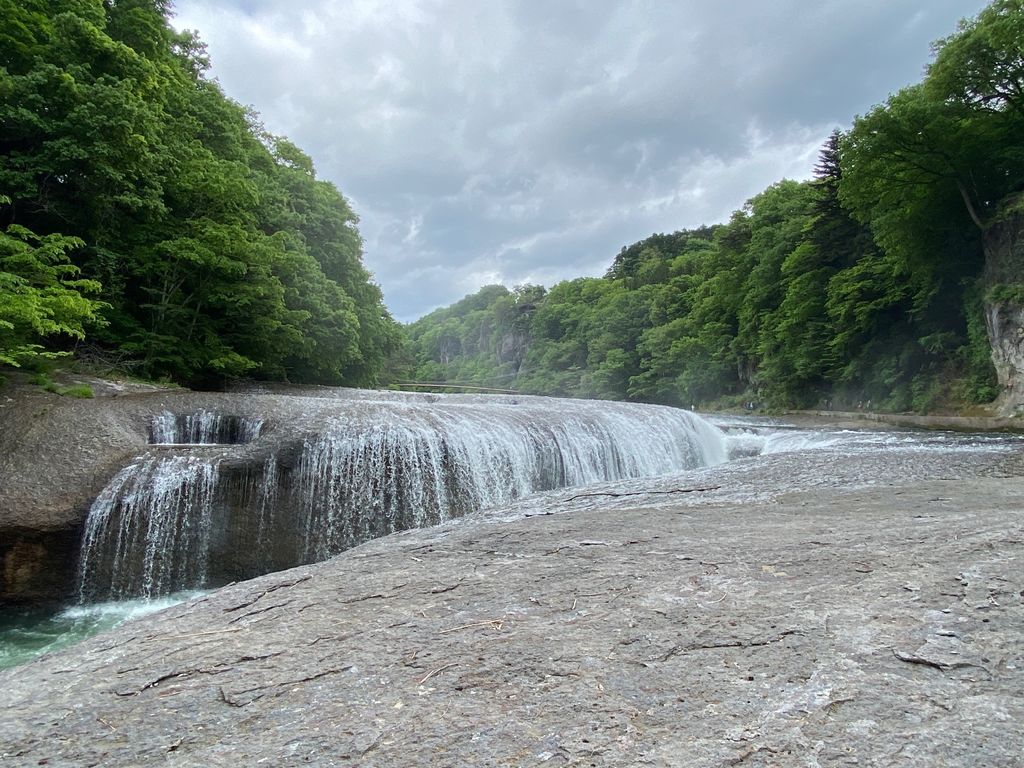 吹割の滝 群馬にある東洋のナイアガラ 吹割の滝 上毛かるたの た