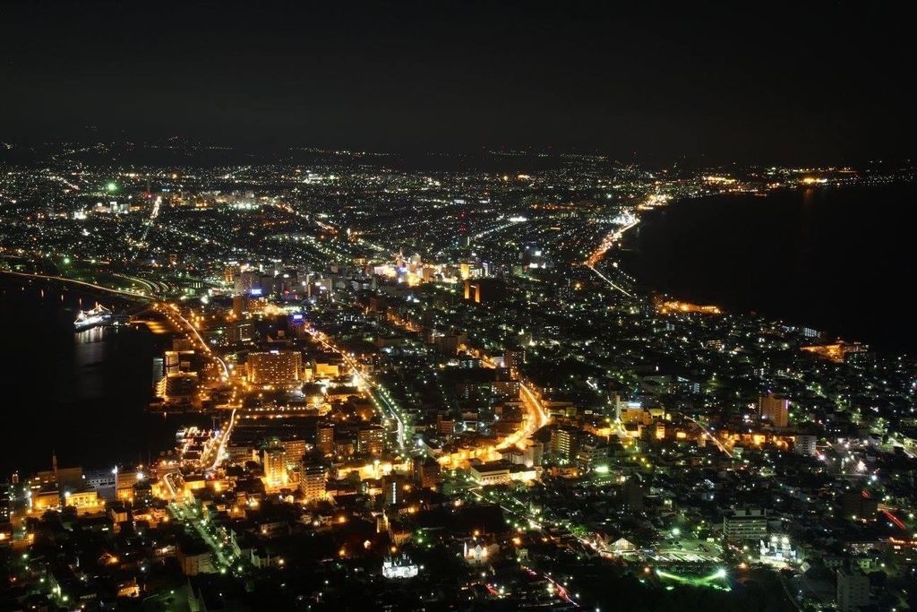 函館山 展望台 100万ドルの夜景 といえばここ 刻々と変わってゆく景色が見られる絶景スポット Recotrip レコトリップ
