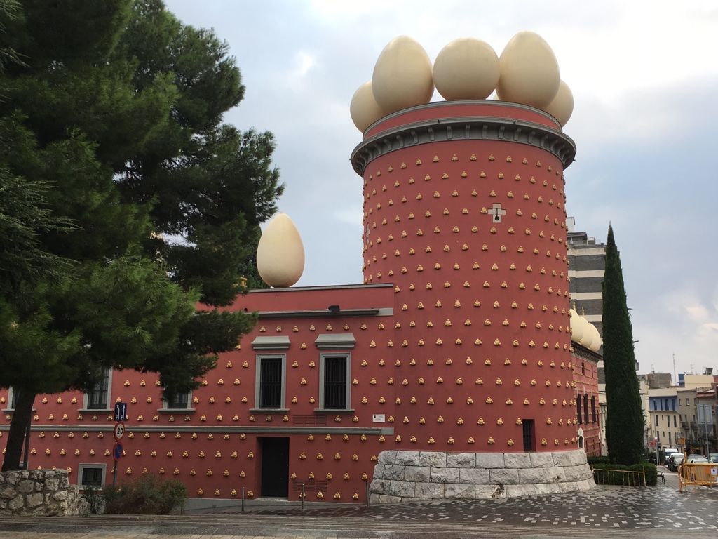 ダリ劇場美術館 スペイン ダリの故郷にあるおもしろすぎる美術館