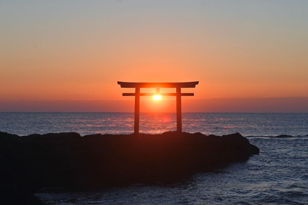 大洗磯前神社 神磯の鳥居 日本屈指の日の出スポット