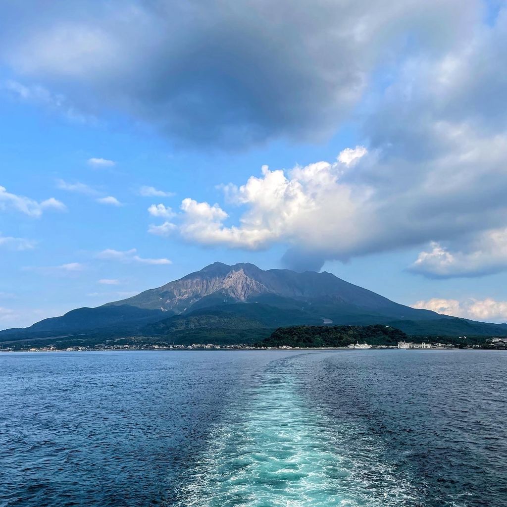 桜島 桜島 なんと雄大な 火山灰の洗礼を浴びて