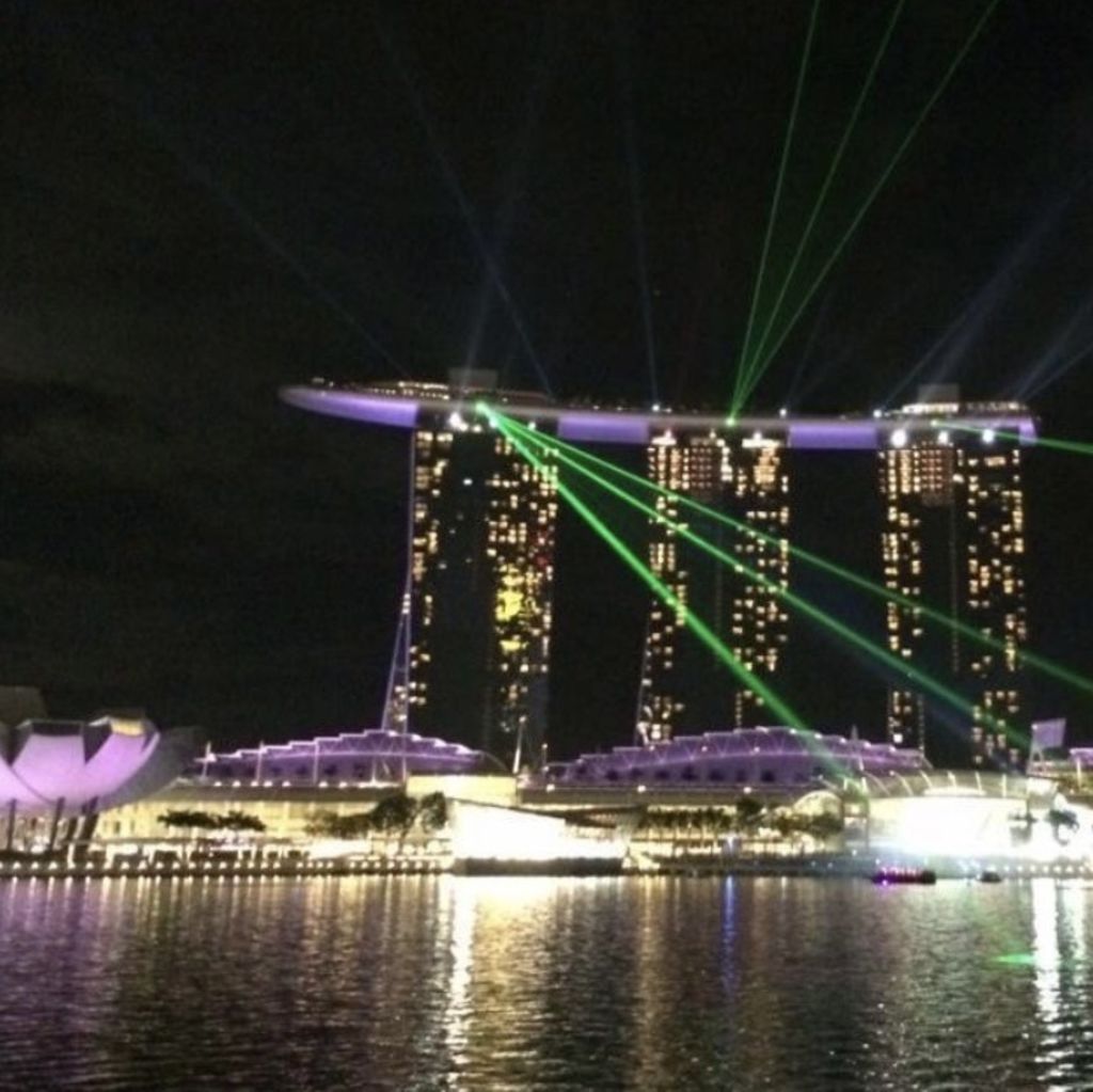 マリーナ ベイ サンズ シンガポール Marina Bay Sands Singapore インフィニティプールと言えばここ シンガポールの景色を一望 贅沢リゾートホテル Recotrip レコトリップ