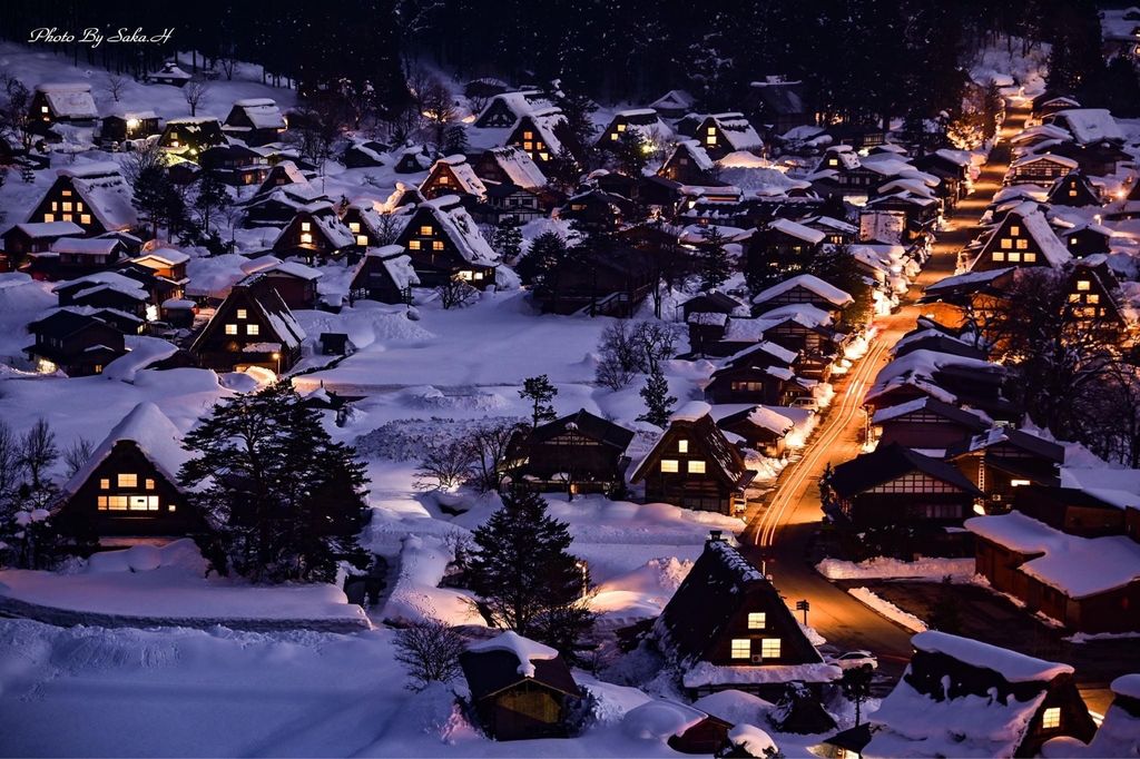 白川郷 雪景色の合掌造り