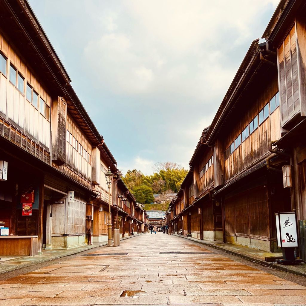 東山ひがし茶屋街 昔ながらの街並みにほっこり