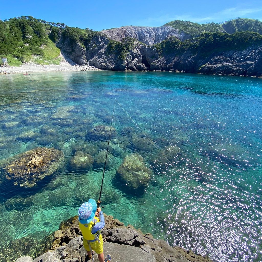 式根島 東京にこんなにキレイな海があったなんて