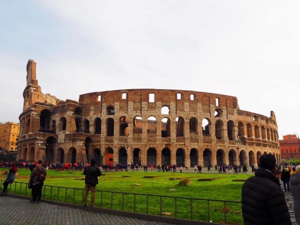 コロッセオ イタリア 一度は見てほしい 古代ローマ時代から続く闘技場