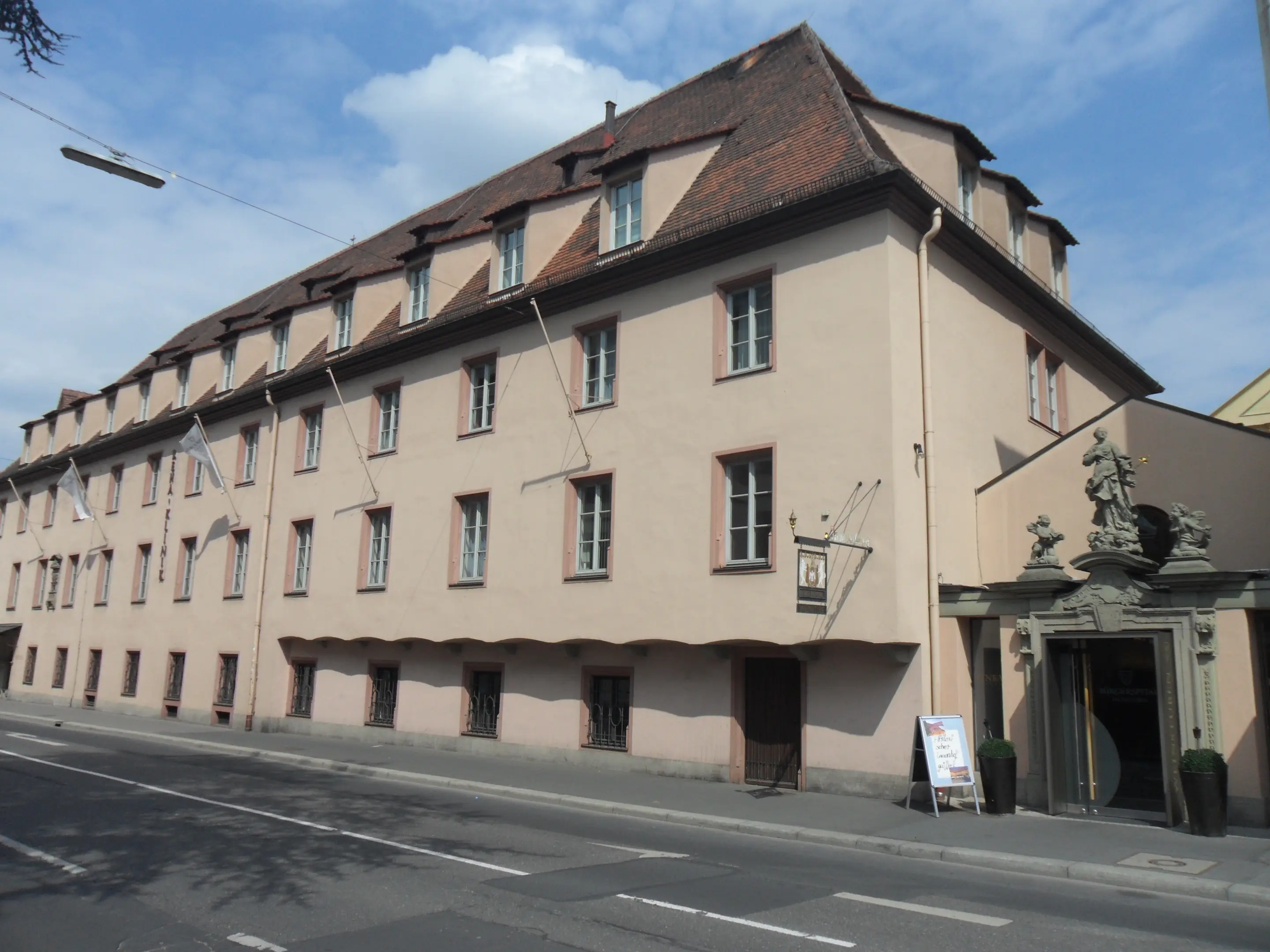 Die goldene Stunde im Glas: Das Würzburger Brückenschoppen-Ritual – Würzburg Audio-Tour