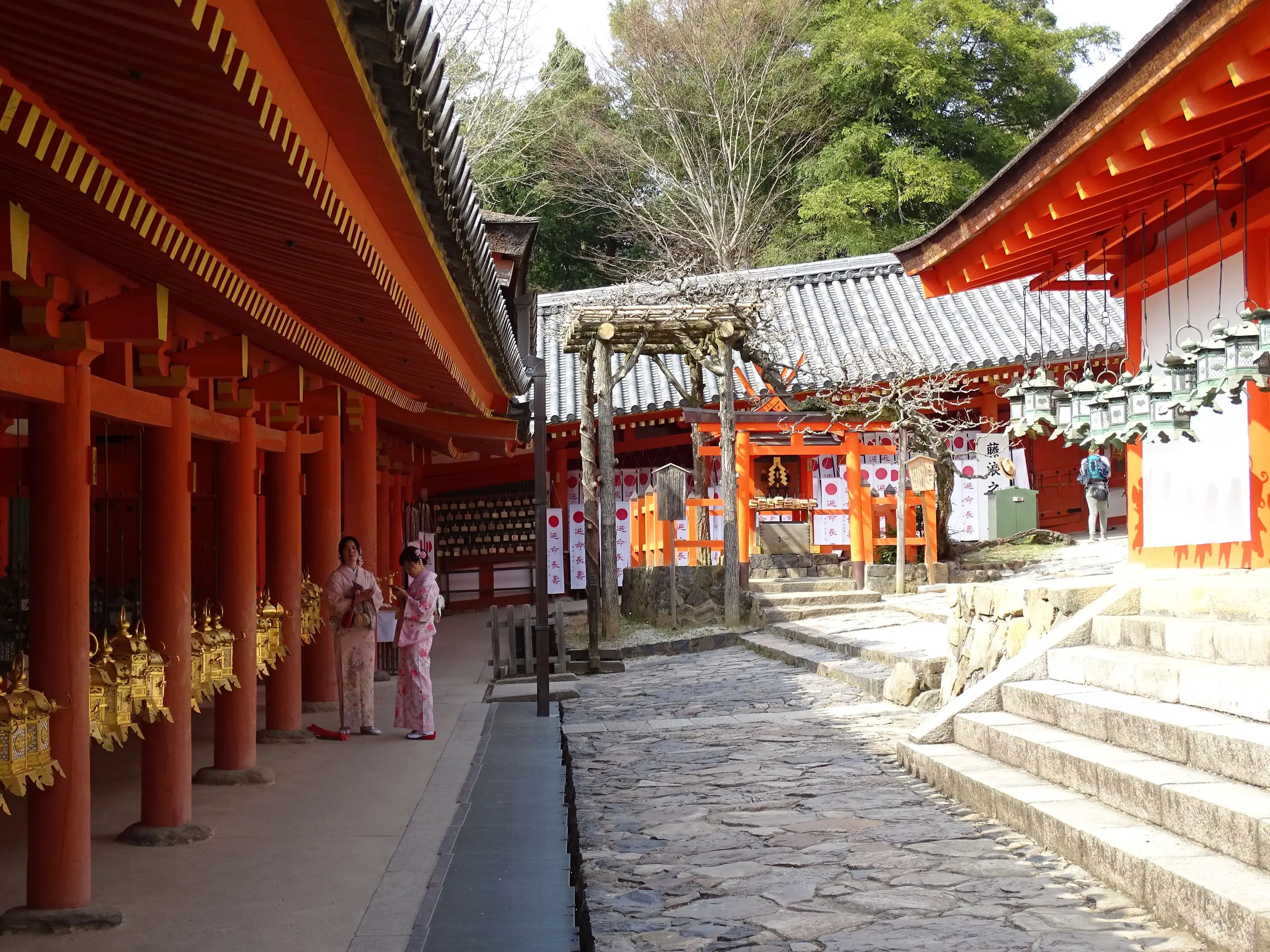 Innere Korridore des Kasuga Taisha