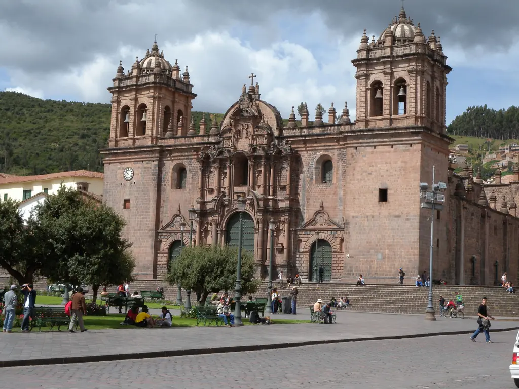 Plaza San Pedro & Iglesia de San Pedro