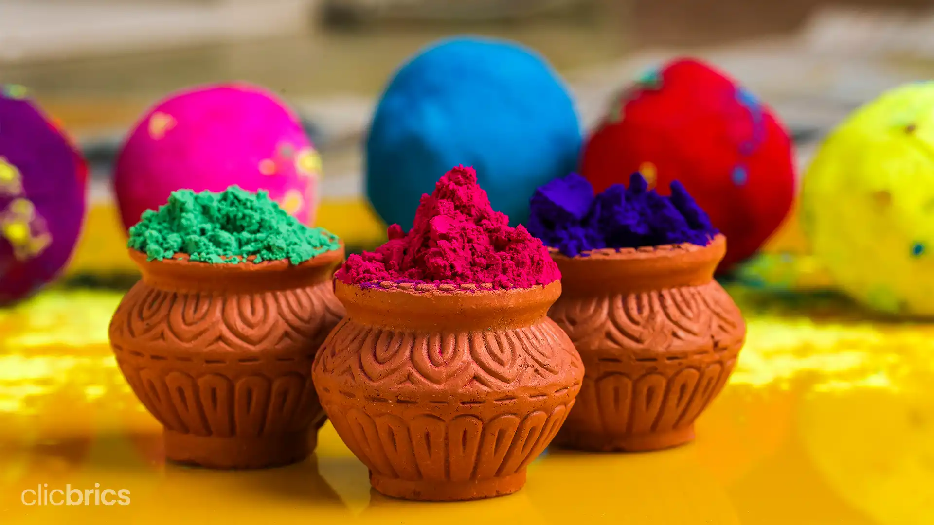 Holi home decoration