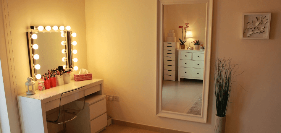 5 Amazing Ideas To Decorate Your Dressing Table