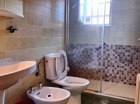 Casa Acogedora con Modernos Acabados y Amplios Espacios — 4