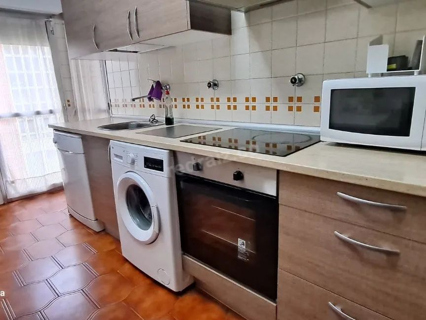 Casa Acogedora con Modernos Acabados y Amplios Espacios — 6