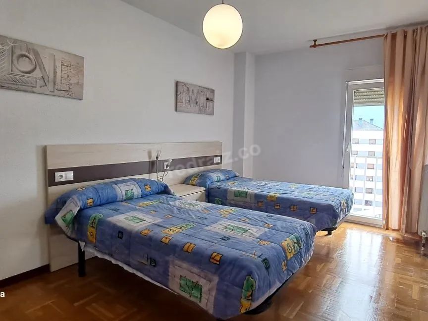 Casa Acogedora con Modernos Acabados y Amplios Espacios — 2