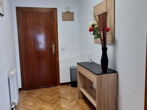 Casa Acogedora con Modernos Acabados y Amplios Espacios — 9
