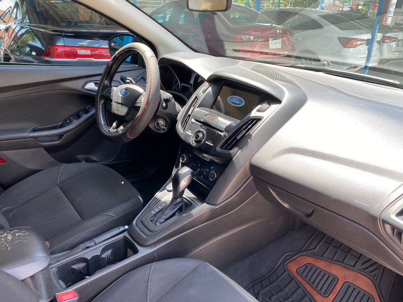 Ford Focus SE 2016