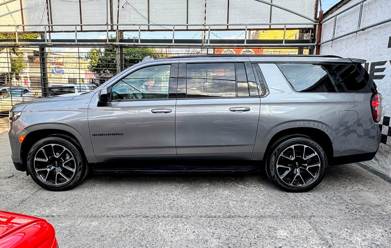 Chevrolet Suburban RST 2021