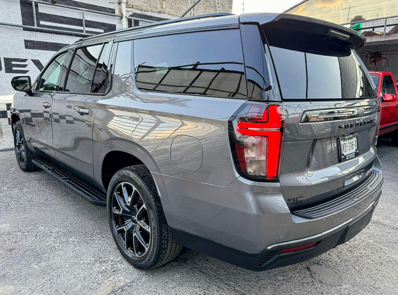 Chevrolet Suburban RST 2021