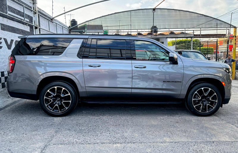Chevrolet Suburban RST 2021