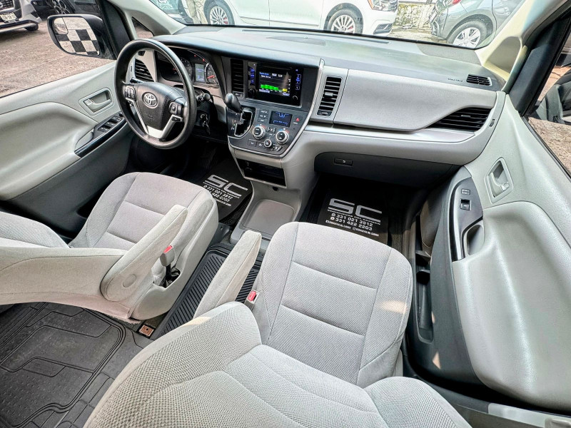 Toyota Sienna CE 2017