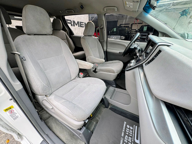 Toyota Sienna CE 2017