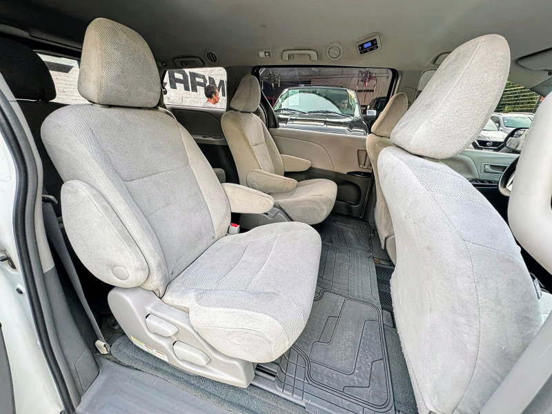 Toyota Sienna CE 2017