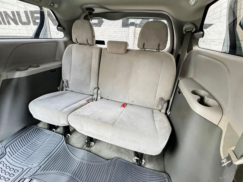 Toyota Sienna CE 2017