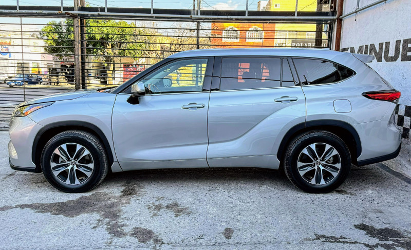 Toyota Highlander XLE 2020