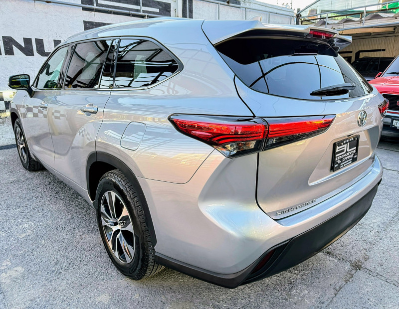Toyota Highlander XLE 2020
