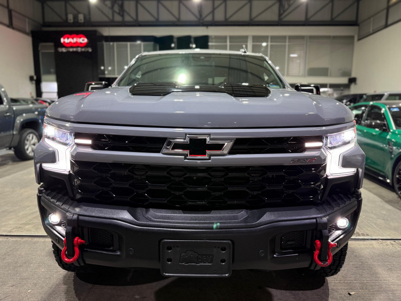 Chevrolet Cheyenne ZR2 BISON 2024