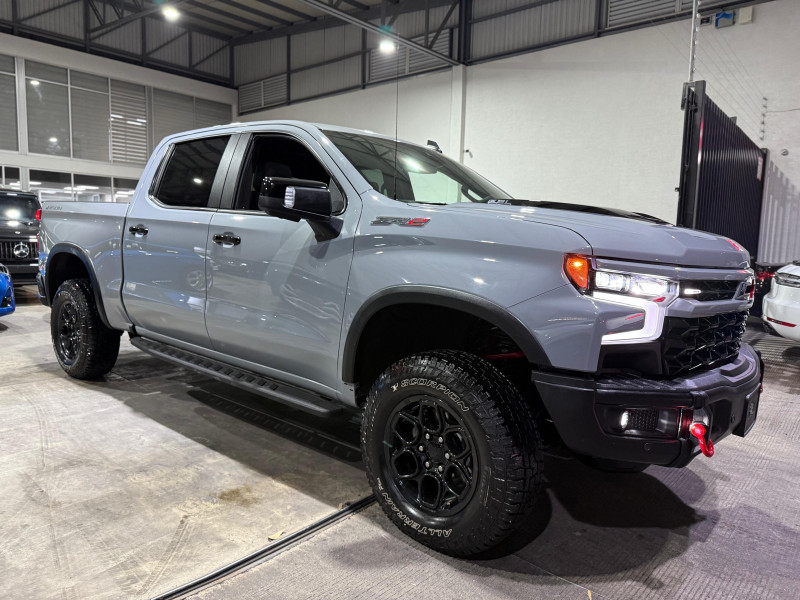 Chevrolet Cheyenne ZR2 BISON 2024