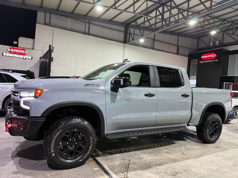 Chevrolet Cheyenne ZR2 BISON 2024