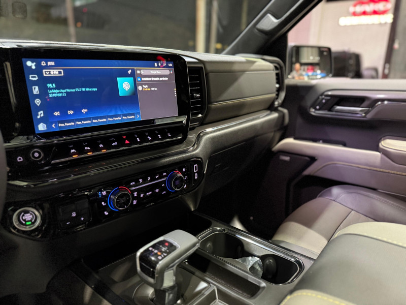 Chevrolet Cheyenne ZR2 BISON 2024