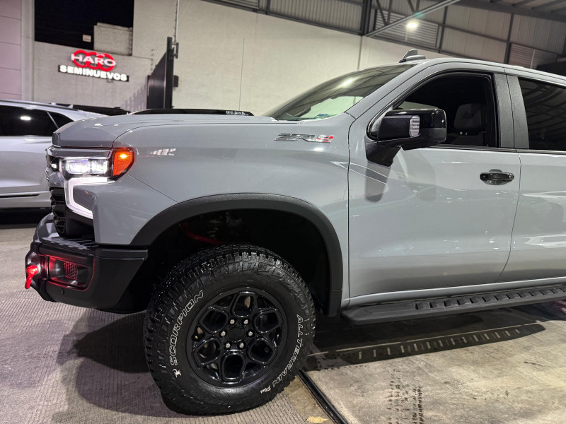 Chevrolet Cheyenne ZR2 BISON 2024