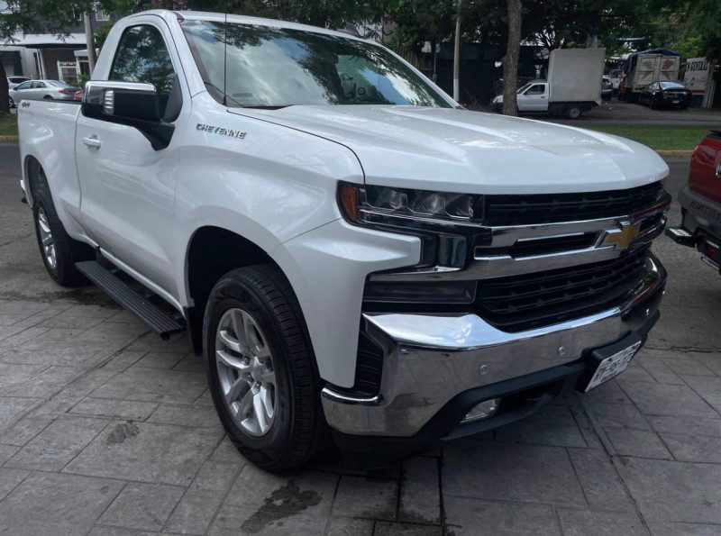 Chevrolet Cheyenne 4x4 cab sencilla 2020