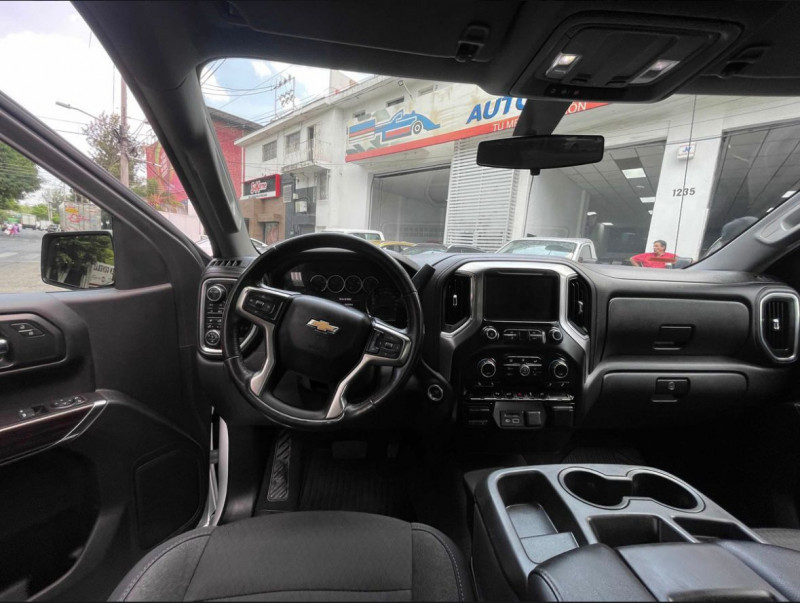 Chevrolet Cheyenne 4x4 cab sencilla 2020