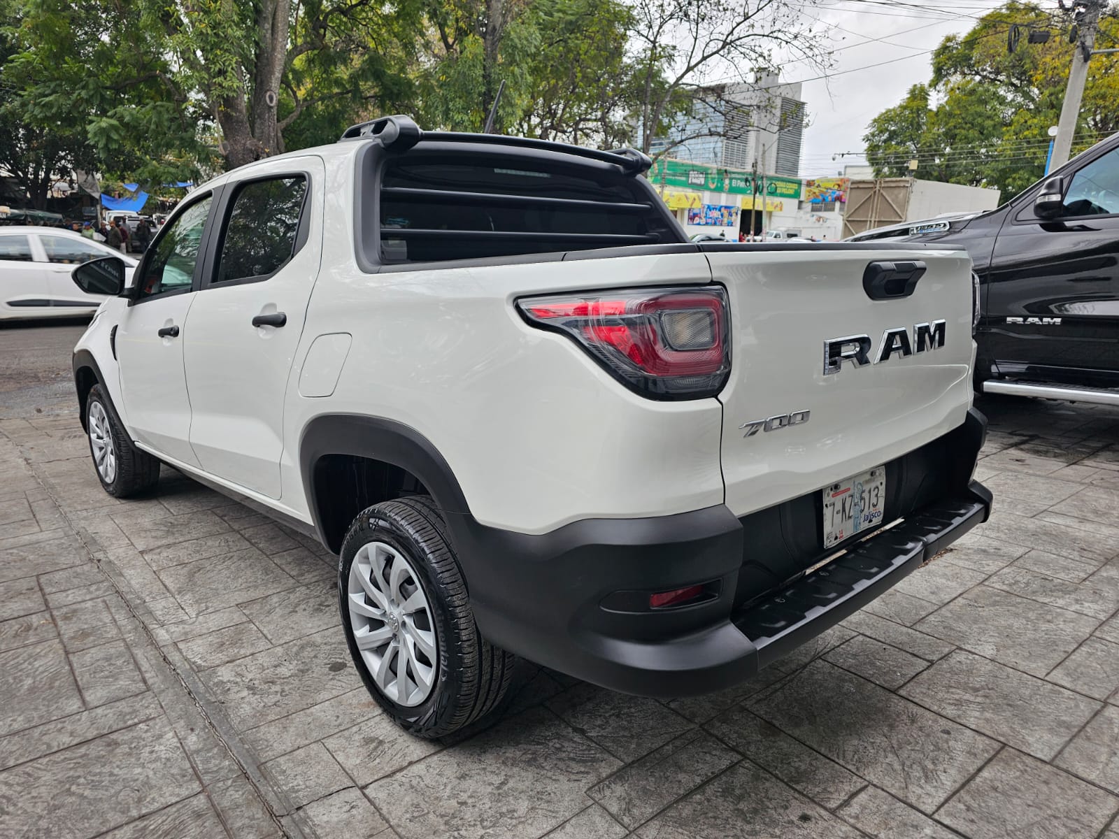 Dodge Ram 700 Cabina Extendida 2023