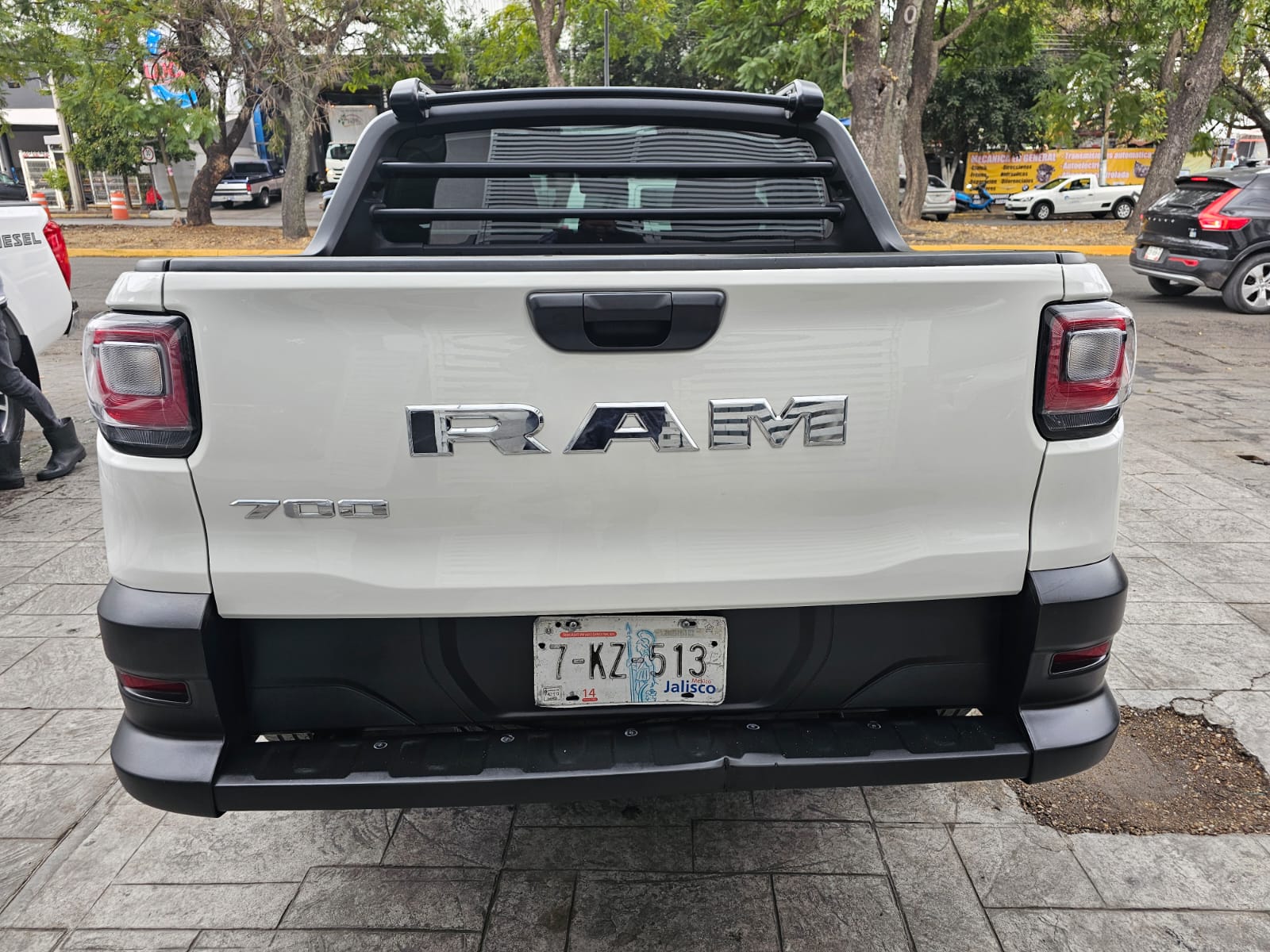 Dodge Ram 700 Cabina Extendida 2023